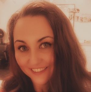 Meet your Posher, Debra